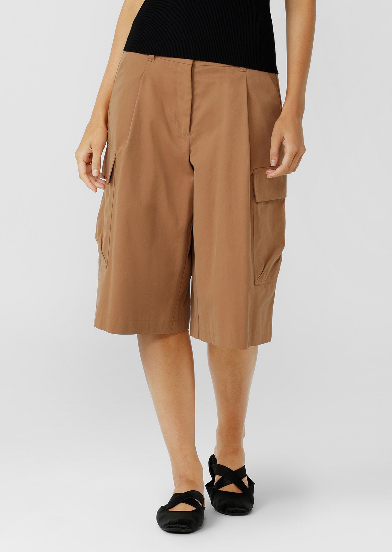 Lorna Jane District Cargo Shorts - Caramelised Sugar