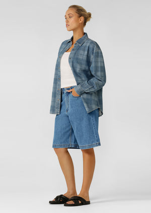 Lorna Jane Off Duty Vintage Wash Denim Shorts - Washed Blue Denim