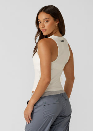 Lorna Jane Scoop Neck Essential Tank - Porcelain