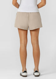 Lorna Jane Great Escape Shorts - Latte