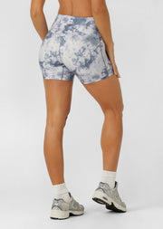 Lorna Jane Sky High Tie Dye 12cm Bike Shorts - Titanium Tie Dye Print