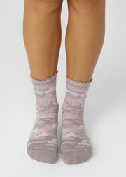 Lorna Jane Cute In Camo Pilates Grip Crew Socks - Pink Camo