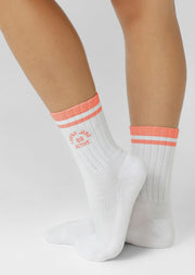 Lorna Jane Throwback Pilates Grip Crew Socks - White & Pale Peach