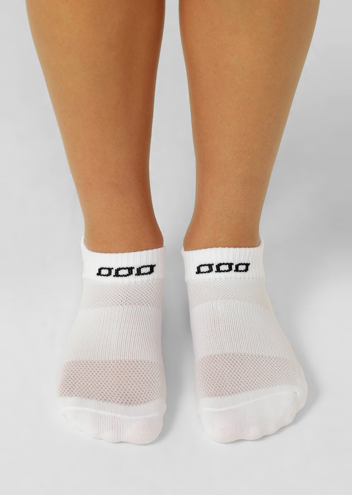 Lorna Jane Lightspeed Seamless Run Socks - White
