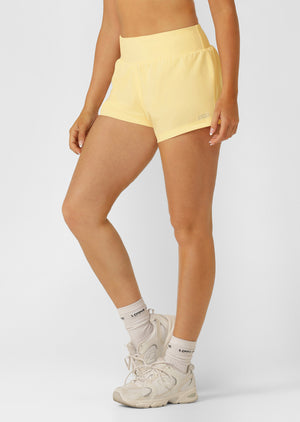 Lorna Jane Amy Stretch & Stride Pocket Run Shorts - Lemon Cream