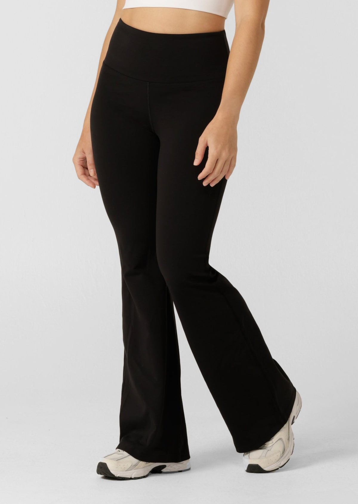 Lorna Jane Lotus Flared Leggings Petite - Recycled Black