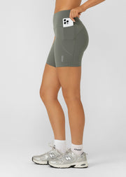 Lorna Jane Amy No Chafe Phone Pocket 14cm Bike Shorts - Agave Green